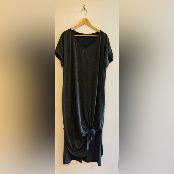 T-Shirt Maxi Dress - Picture 2 of 5